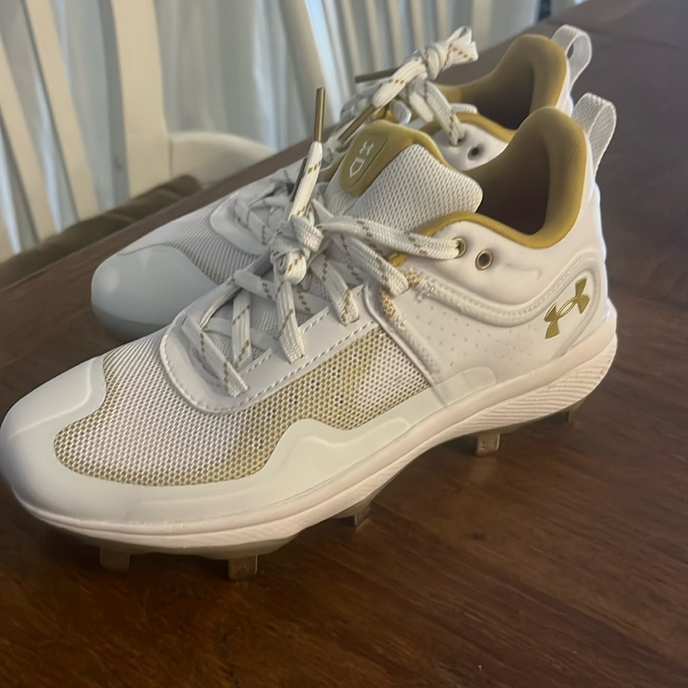 Brand new Under Armour metal spike baseball cleats size 5.5